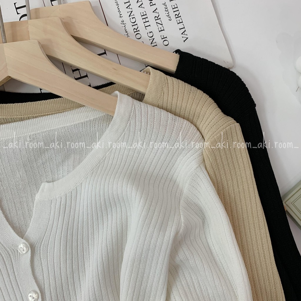 Áo cardigan khuy vuông cổ tròn V