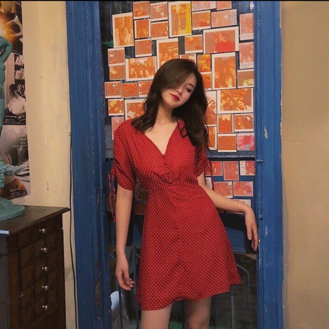 Đầm chấm bi đỏ