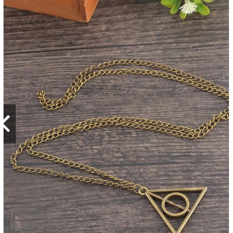 Vòng cổ mặt tam giác phong cách Harry Potter