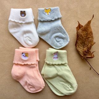 Set 4 vớ Caramella dành cho bé sơ sinh viền bèo siêu cute