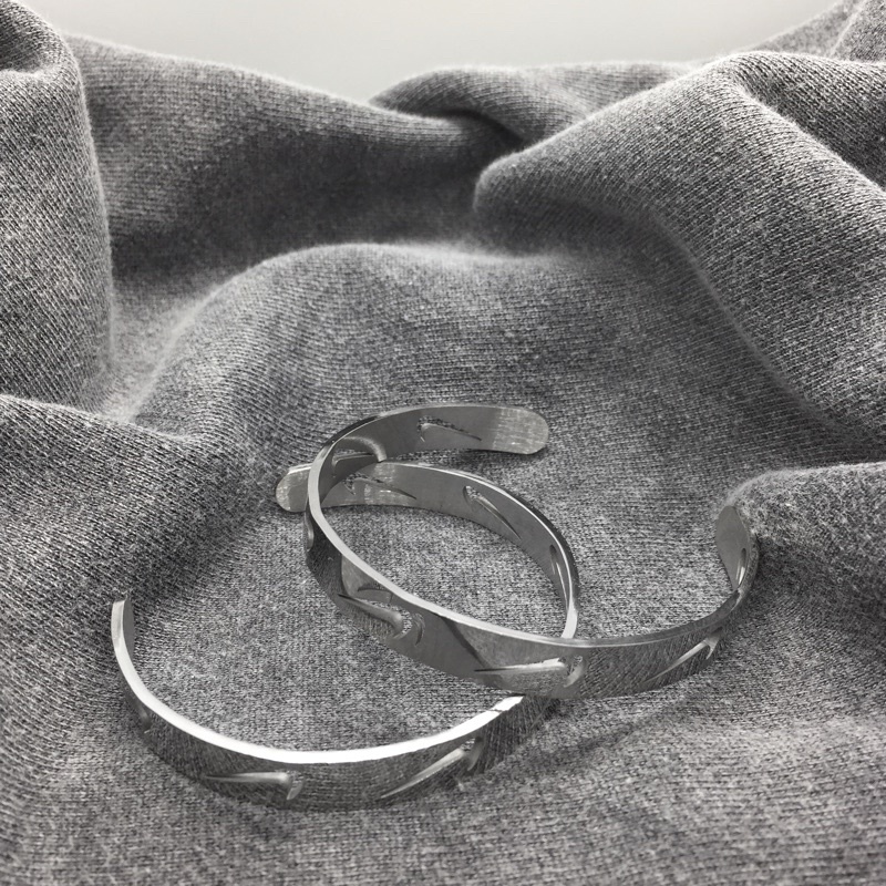 VÒNG TAY TITAN BASIC CUFF STUDIO 612