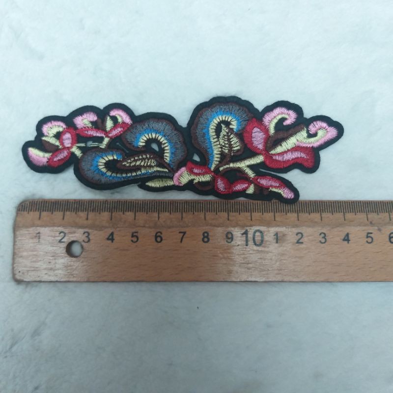 Hoa may trang trí .