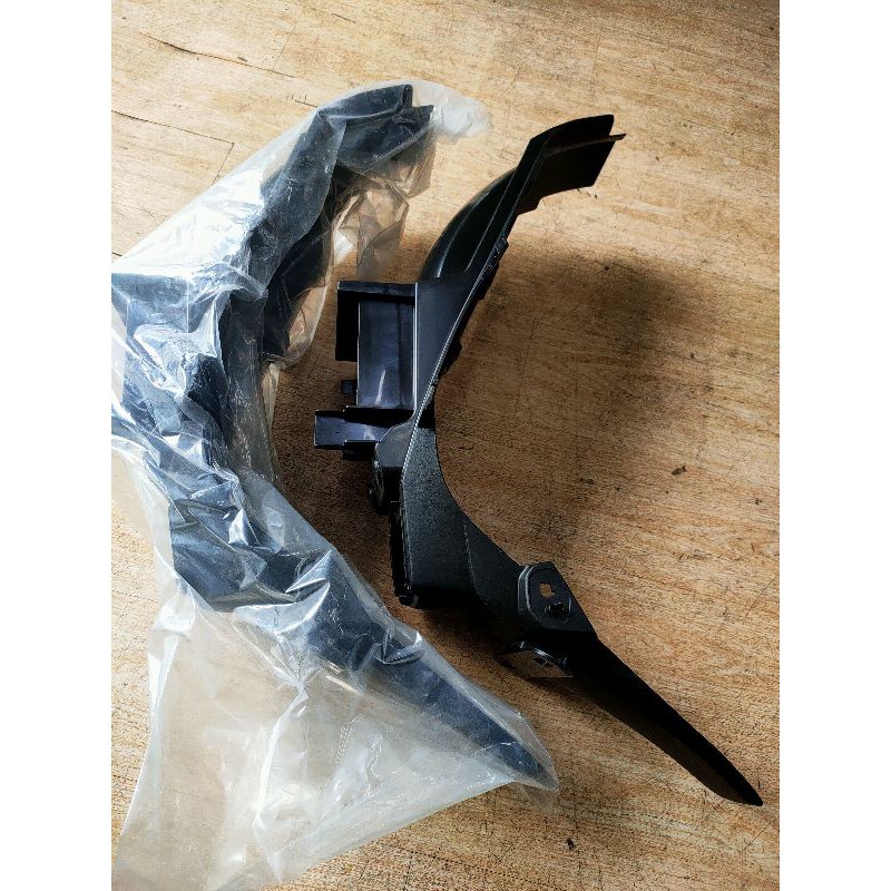 Dè biển số Raider xăng cơ Việt