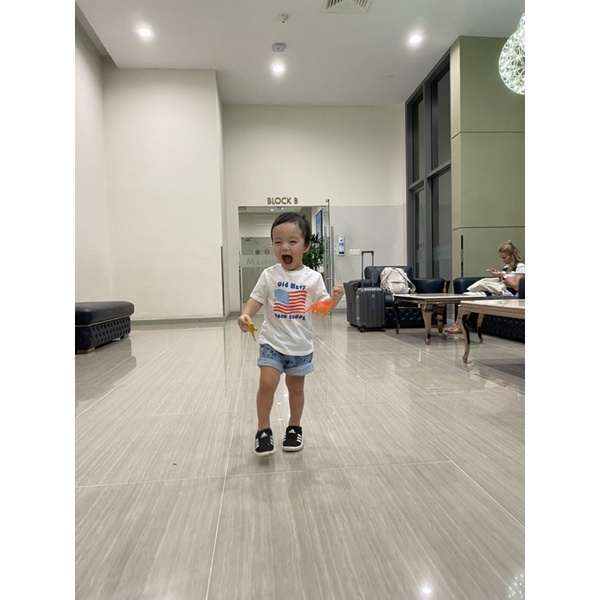 Áo thun oldnavy US size 3T 4T 5T