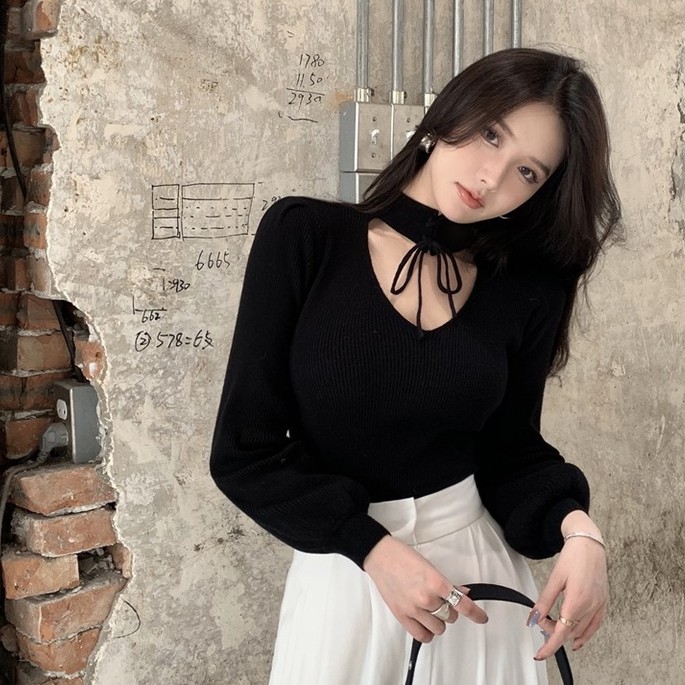 Áo len cổ chữ v khoét sâu thiết kế thời trang