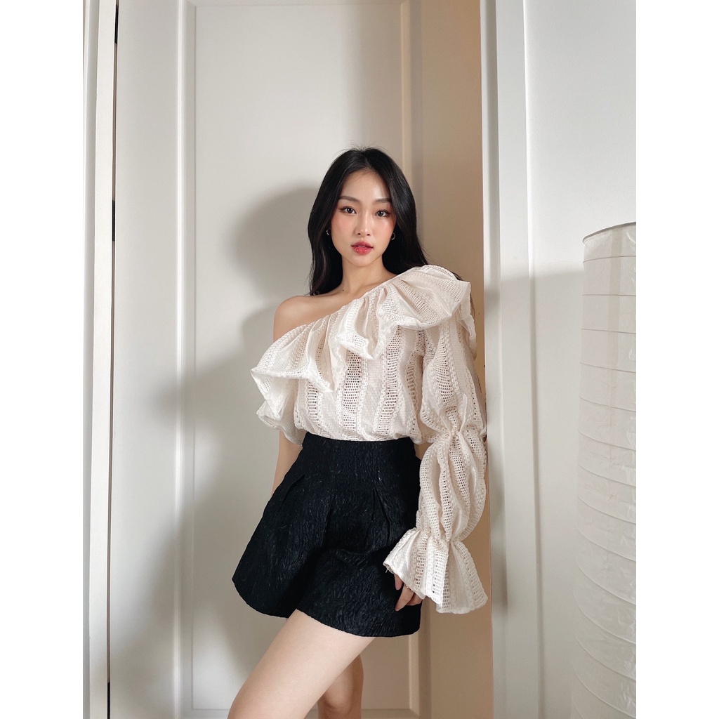 Áo trễ vai nhẹ nhàng Fendy Top by Joie des Roses | BigBuy360 - bigbuy360.vn