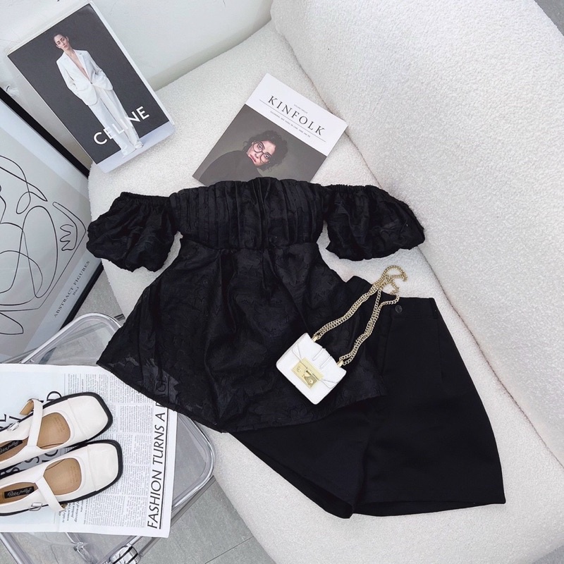 SET ÁO ĐEN GẤM HOA NỔI RỚT VAI PHỒNG + SHORT