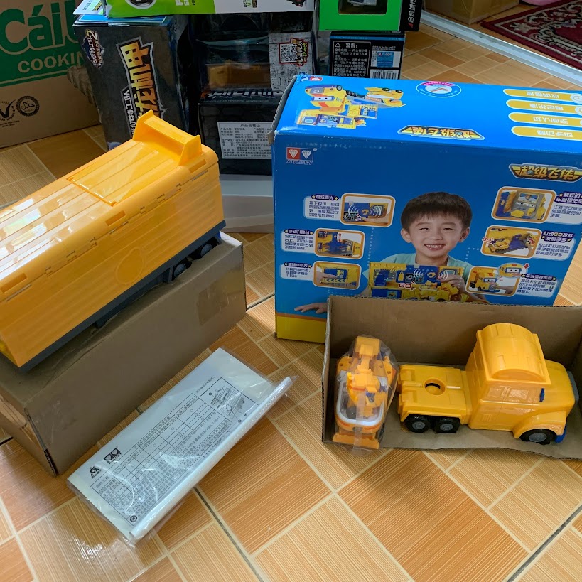 Super wings đồ chơi bộ xe tải trạm và robot biến hình kết hợp xe cứu hộ nhỏ Donnie thông minh đồ chơi trẻ em