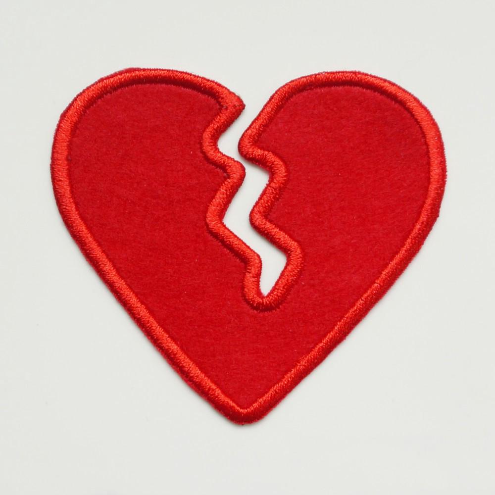 Sticker ủi thêu hình trái tim đỏ