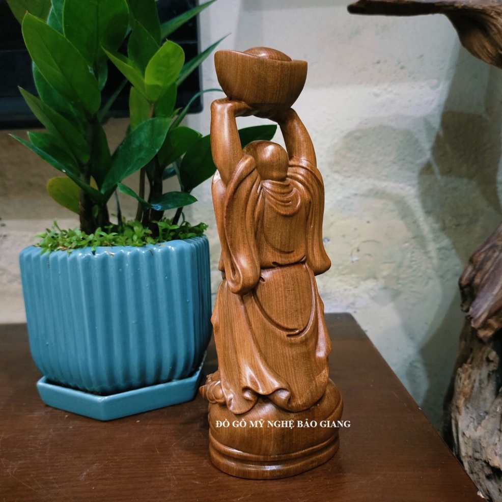 Tượng phật di lặc dâng vàng vạn sự như ý gỗ thơm cao 20 cm