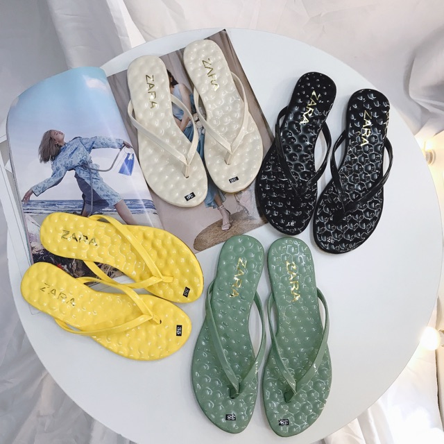 Lê xỏ ngón đi biển