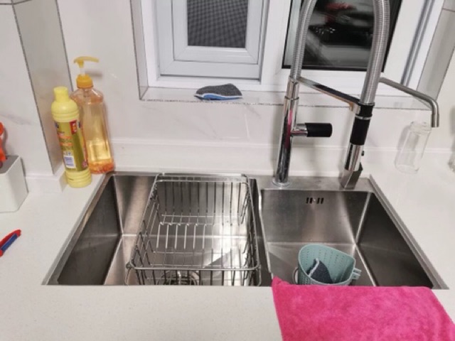Rổ inox có tay kéo gác bồn rửa bát