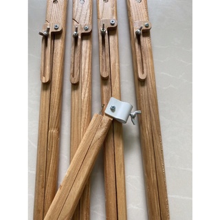 Compa Gỗ Dành Cho Giáo Viên ( Kẹp Phấn và Bút Lông )