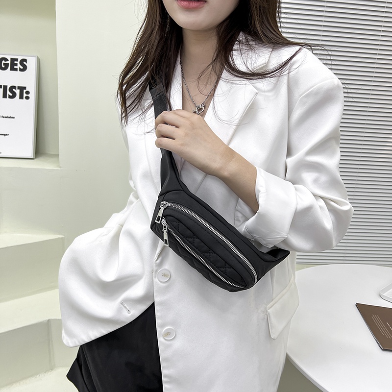 Túi Đeo Chéo Ngực Bằng Nylon Màu Đen Thời Trang Hàn Quốc Mới Cho Nữ