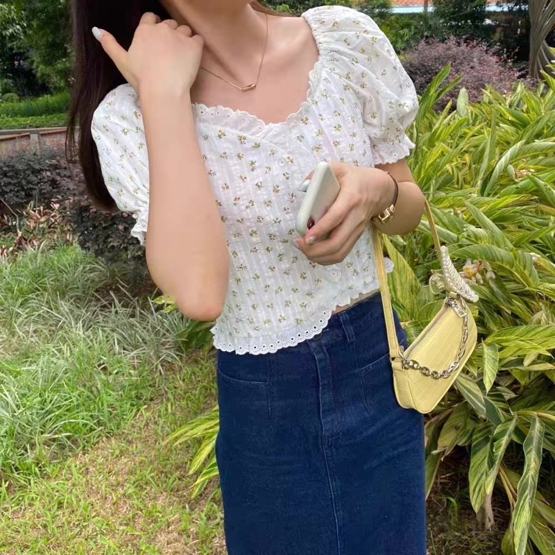 Áo blouse hoa nhí comic | BigBuy360 - bigbuy360.vn