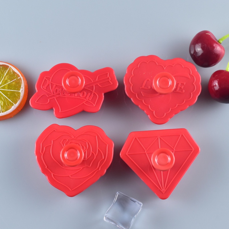 Set 4 Khuôn Làm Bánh Quy / Sô Cô La Hình Trái Tim Bằng Nhựa