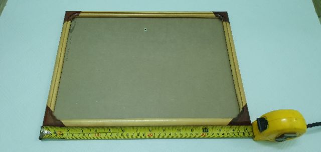 Khung bằng khen 30 x 40 cm viền gỗ