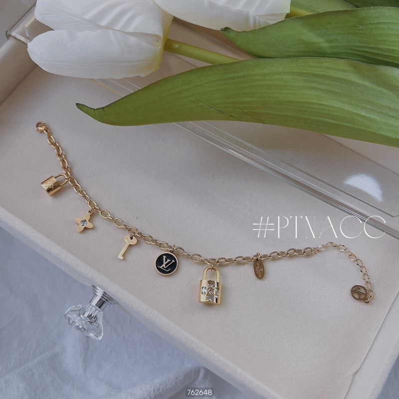 Lắc tay titan charm ổ khoá thương hiệu cá tính, lắc charm dùng hằng ngày không đen .PTNACC.