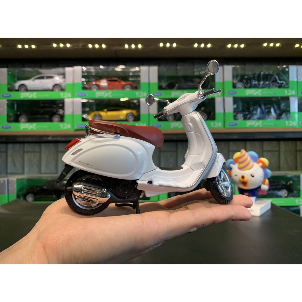 Mô hình xe Vespa Primavera tỉ lệ 1:12  hãng Maisto