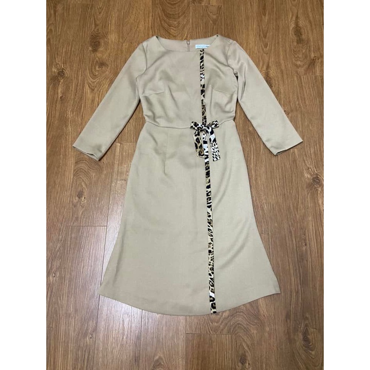 Váy nem size 4, mới 98%