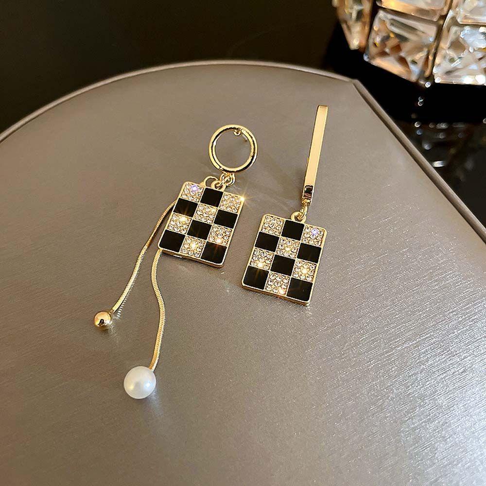 Khuyên Tai Dáng Dài Họa Tiết Bàn Tay BERNARDO Phối Tua Rua Thời Trang Cho Nữ|Khuyên Tai Tròn Hàn Quốc