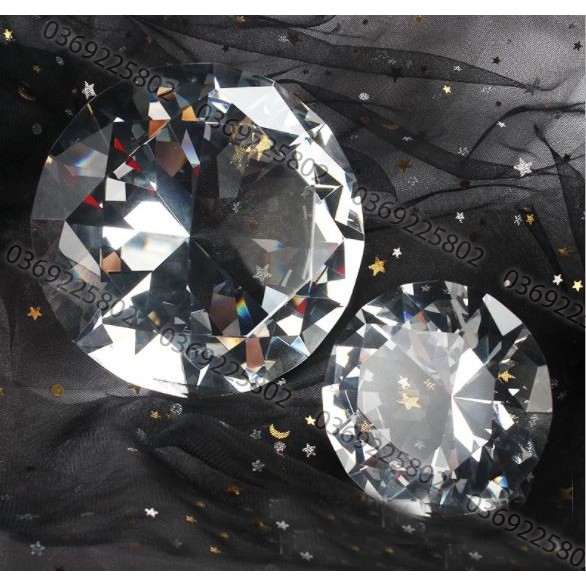 Kim Cương chụp ảnh móng nail, làm deco , size 80