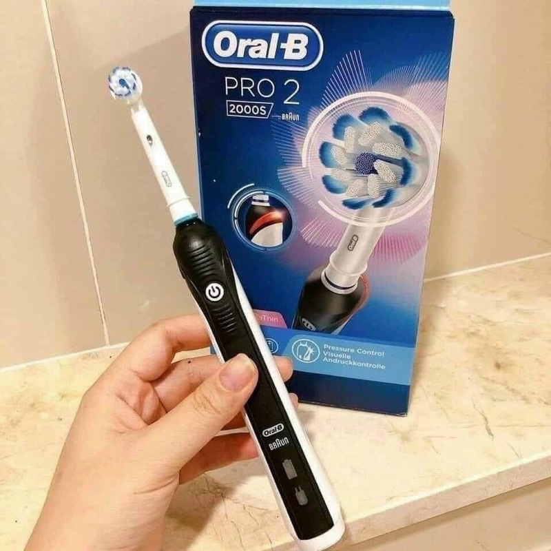 Bàn chải điện Oral B Pro 2 2000