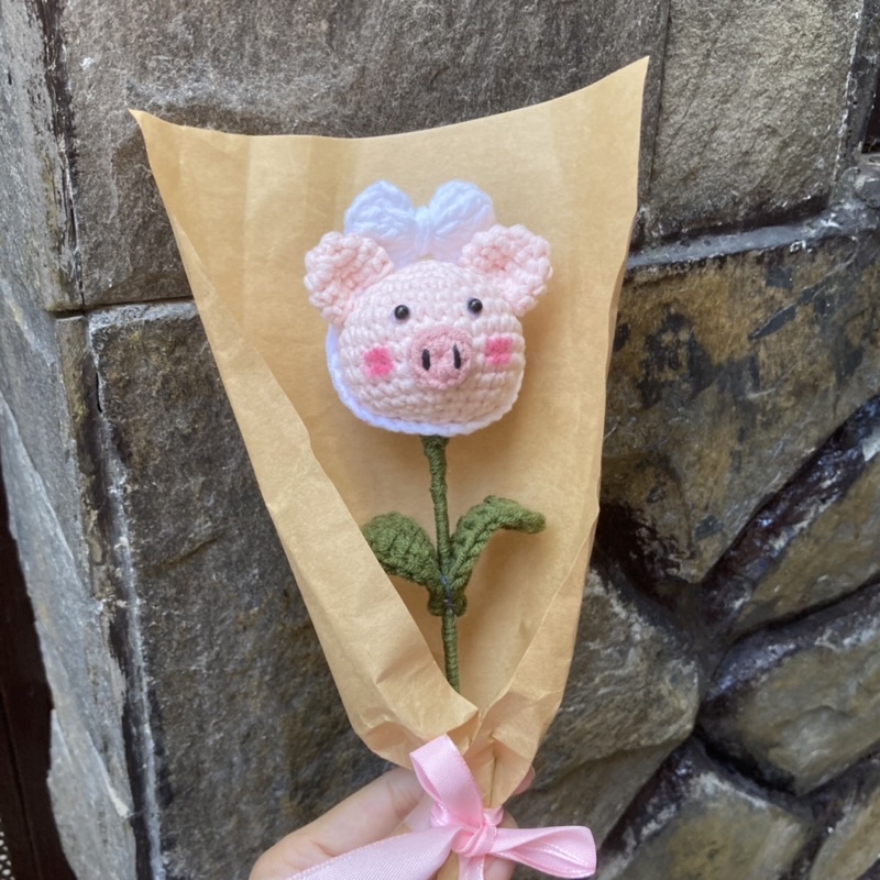 Bông hoa hình con heo bằng len đáng yêu