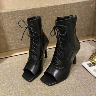 Bốt hở ngón đan dây cổ thấp , bốt cao gót thời trang