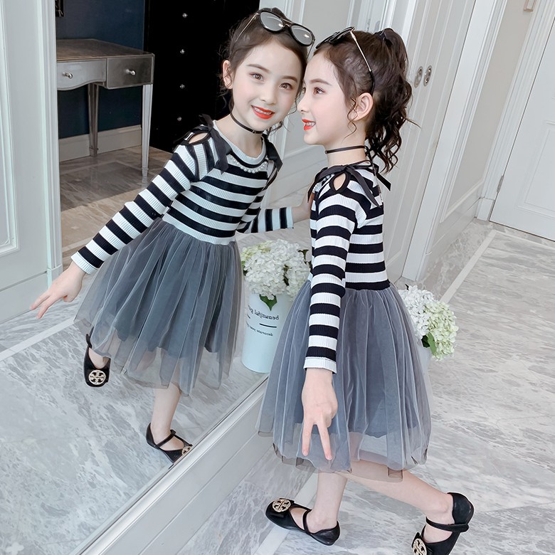 Đầm tay dài kẻ sọc phối lưới dành cho bé gái