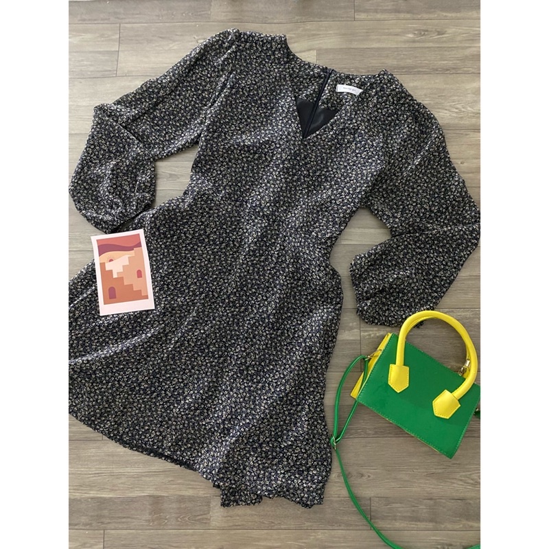 Váy hoa nhí cổ tim (pass)