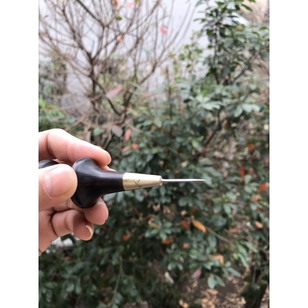 Dùi tròn cán gỗ mun đen