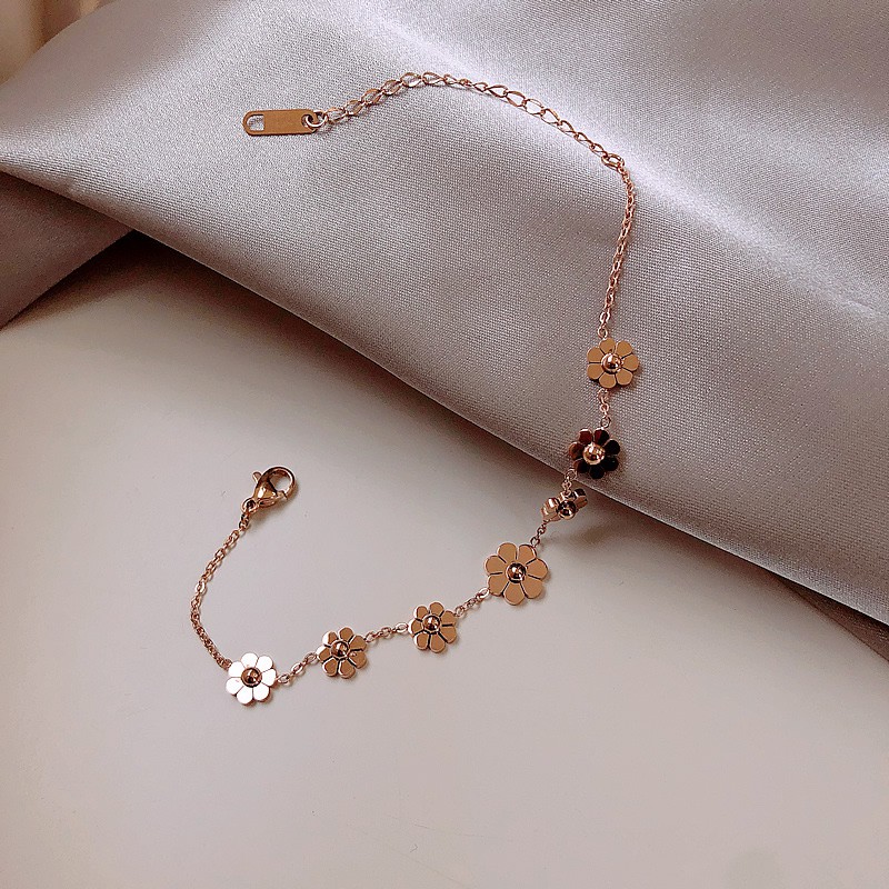 Vòng Tay Thép Titan Mặt Hoa Cúc Nhỏ Đơn Giản Cho Nữ | BigBuy360 - bigbuy360.vn