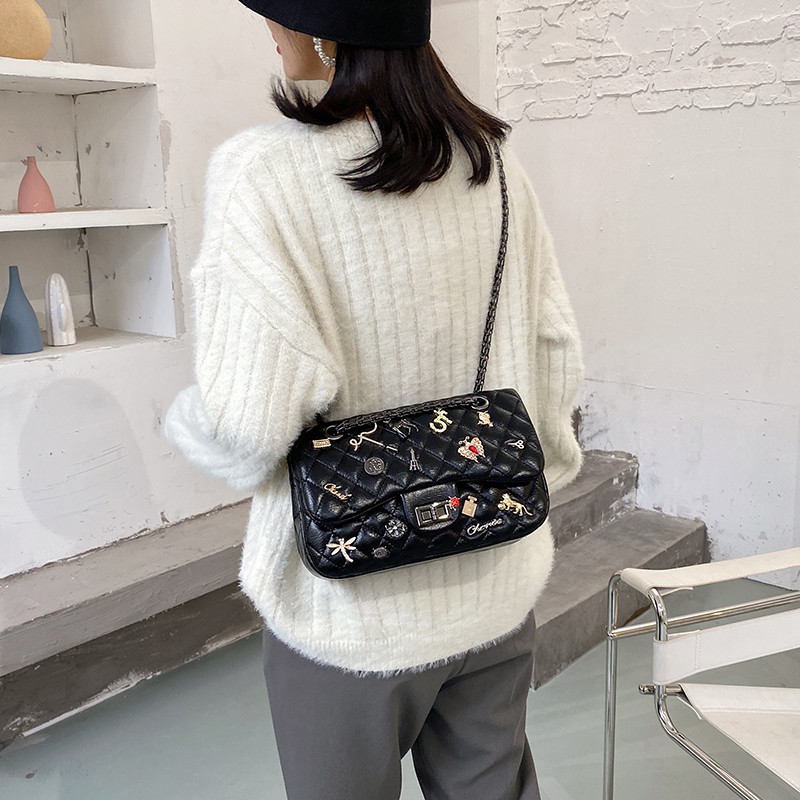 Túi xách vuông nữ thêu lưới in huy hiệu cách điệu dây chuyền cao cấp Ulzzang siêu xinh ❤️