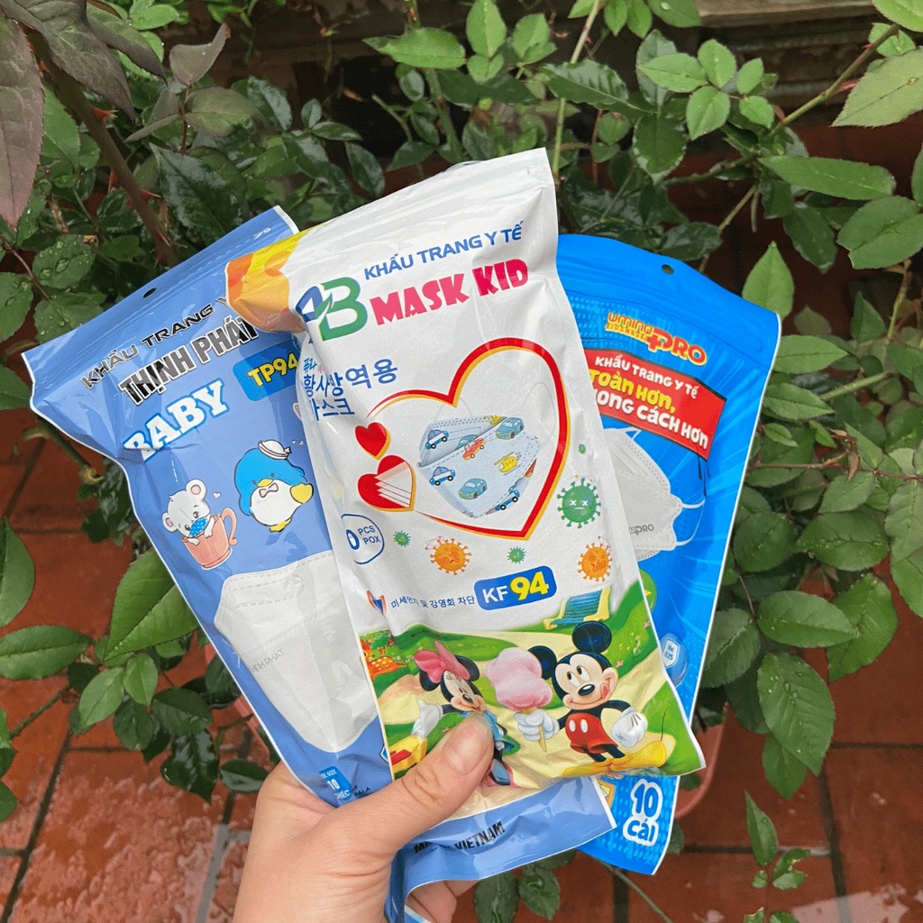 khẩu Trang Trẻ Em 4 Lớp Kháng Khuẩn Ngăn Giot Bắn, Bụi, Tia UV, Set Tui Zip 10 Chiếc Tiện Dụng