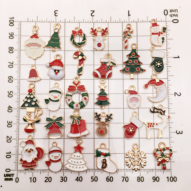 Set 30 / 38 phụ kiện xỏ trang trí Giáng sinh đẹp mắt