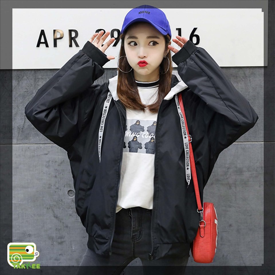 ÁO KHOÁC GIÓ IN CHỮ SAU LƯNG VÀ CÁNH TAY THỂ HIỆN CÁ TÍNH CỦA BẠN