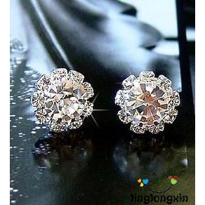 Khuyên tai xỏ mạ bạc đính đá nhân tạo xinh xắn dành cho bạn gái