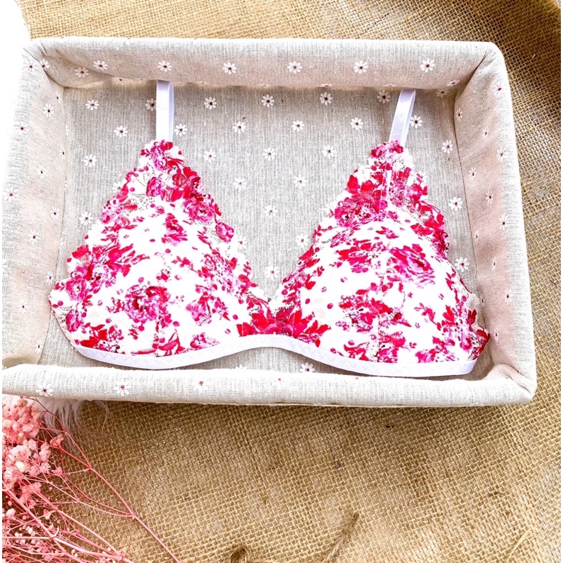 Bộ bralette ren mút ngực quần đùi hoa nhí đỏ hồng Mary House Bra & Sleepwears
