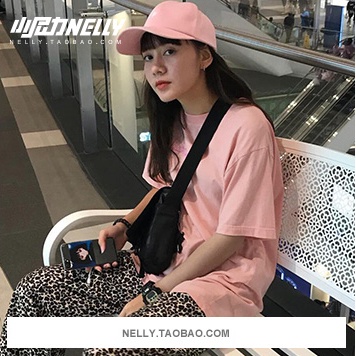 Áo phông Nelly Heybig tay ngắn trơn màu hồng phấn