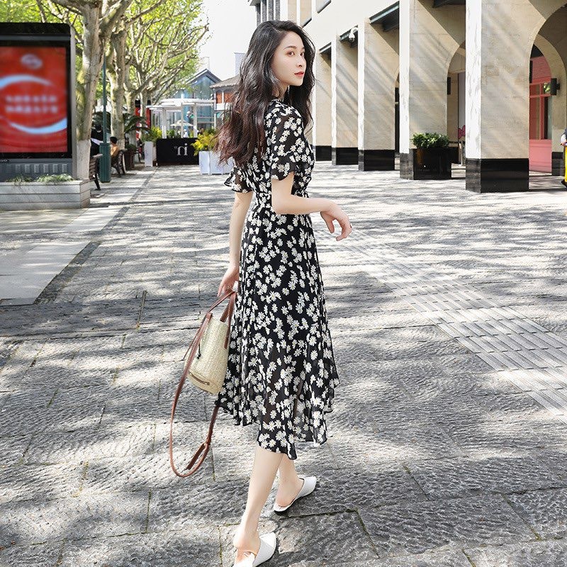 ĐẦM HOA CÚC  ĐEN HOA TRẮNG