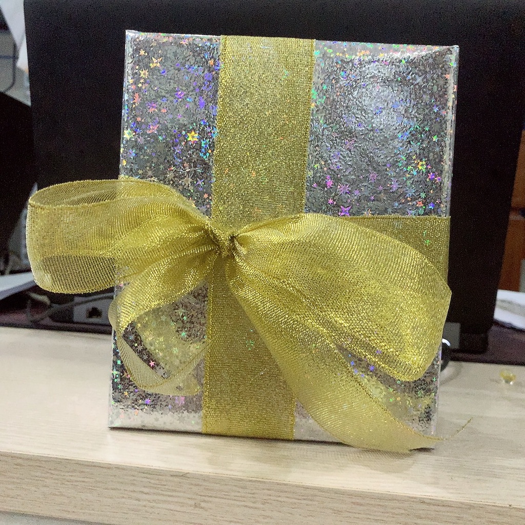 Hộp quà trang trí gốc cây thông Noel