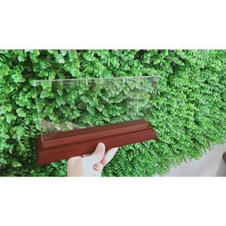 Biển chức danh mica đế gỗ nhị cấp