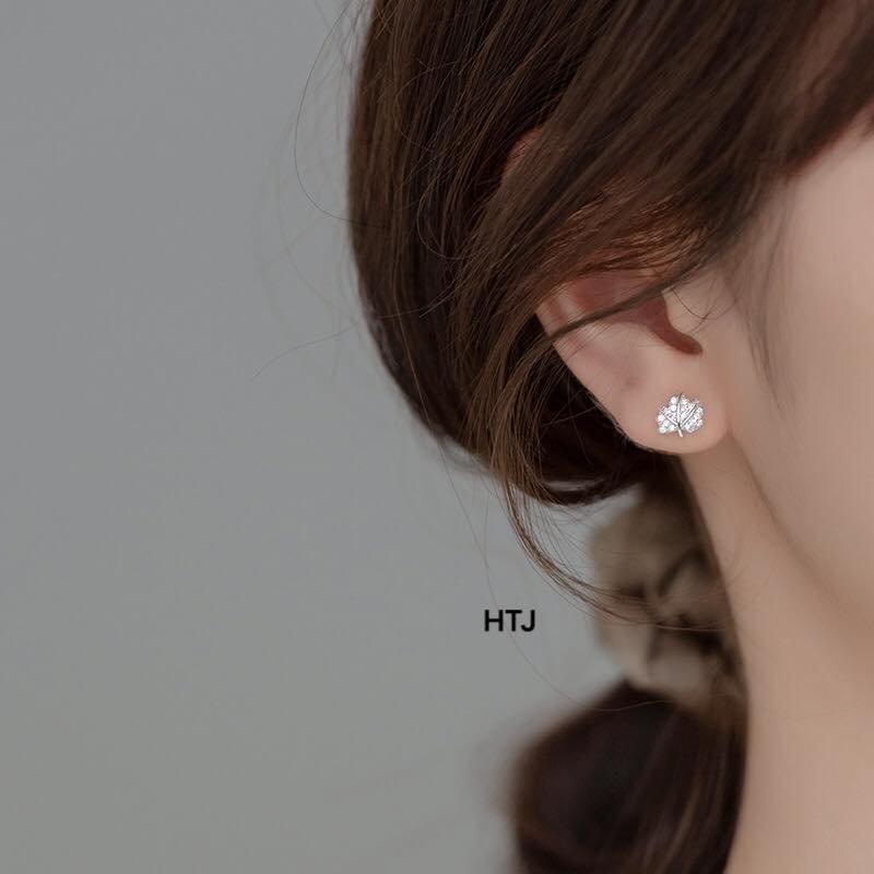 Bông tai bạc ta nhỏ xinh hình chiếc lá gắn đá sáng lấp lánh - Khuyên bạc Bibi