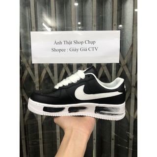 Giày sneaker đen hoa cúc