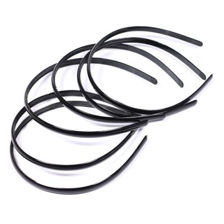 Bờm đen tạo nhiều kiểu tóc