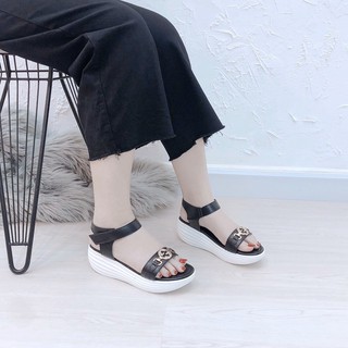 Giày Sandal quai ngang đế bánh mì gắn khoá siêu xinh màu đen & kem