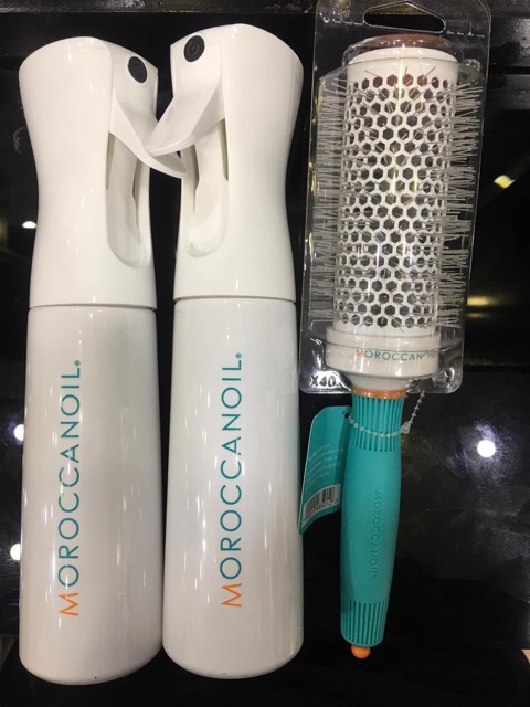 Khăn cắt tóc - bình xịt Moroccanoil