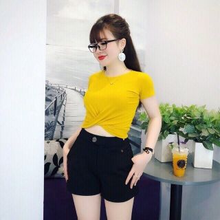 Áo thun croptop xoắn eo