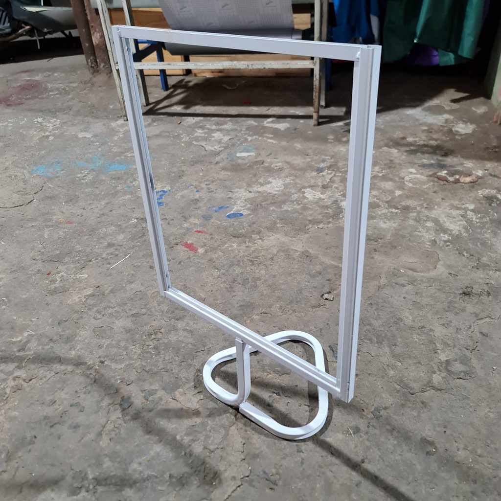 STANDEE KHUNG SẮT - STANDEE MÔ HÌNH